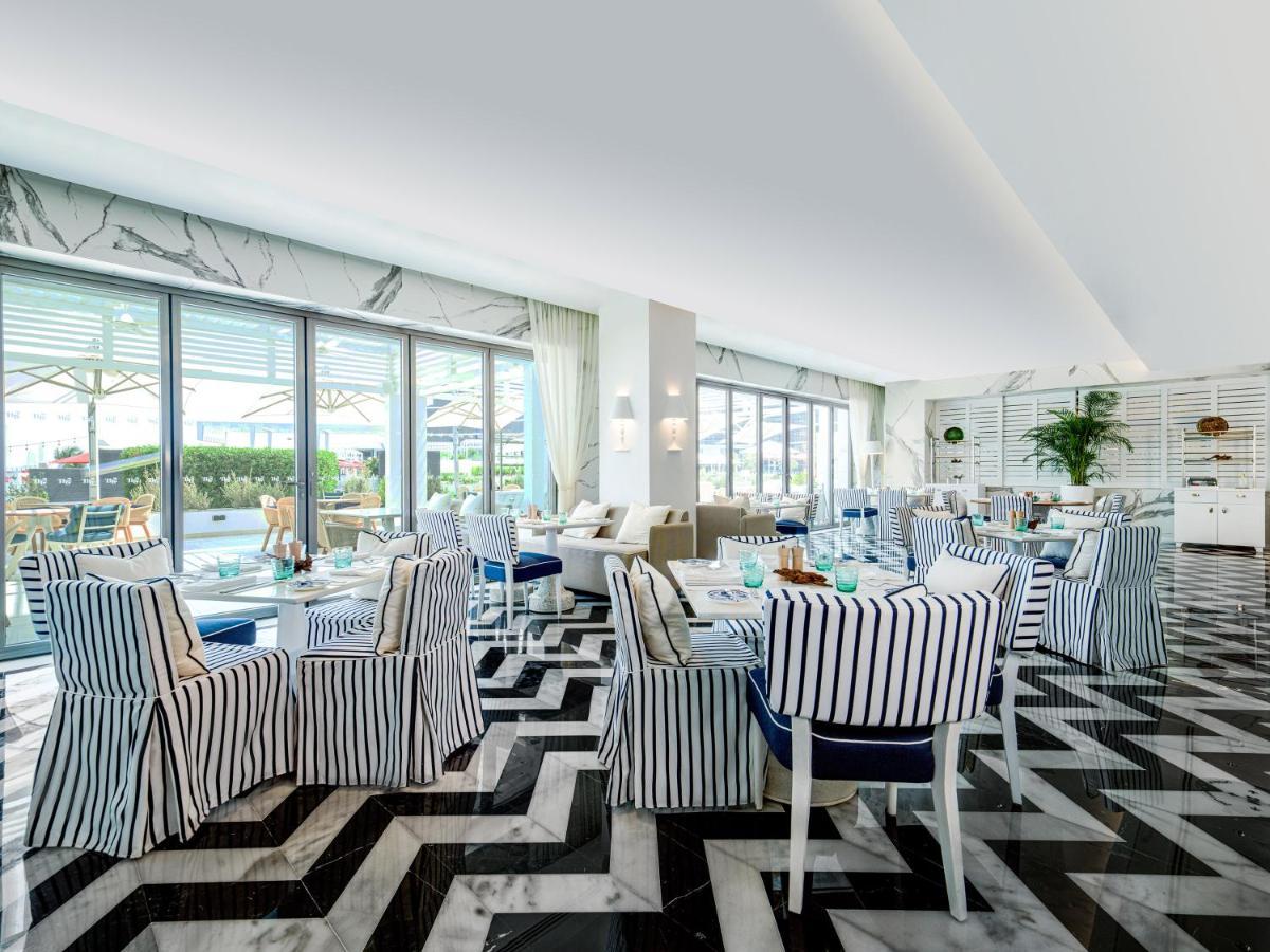 Bespoke Homes - Palm Jumeirah- 2 Bedroom Sea View With Pool & Access, The 8 *