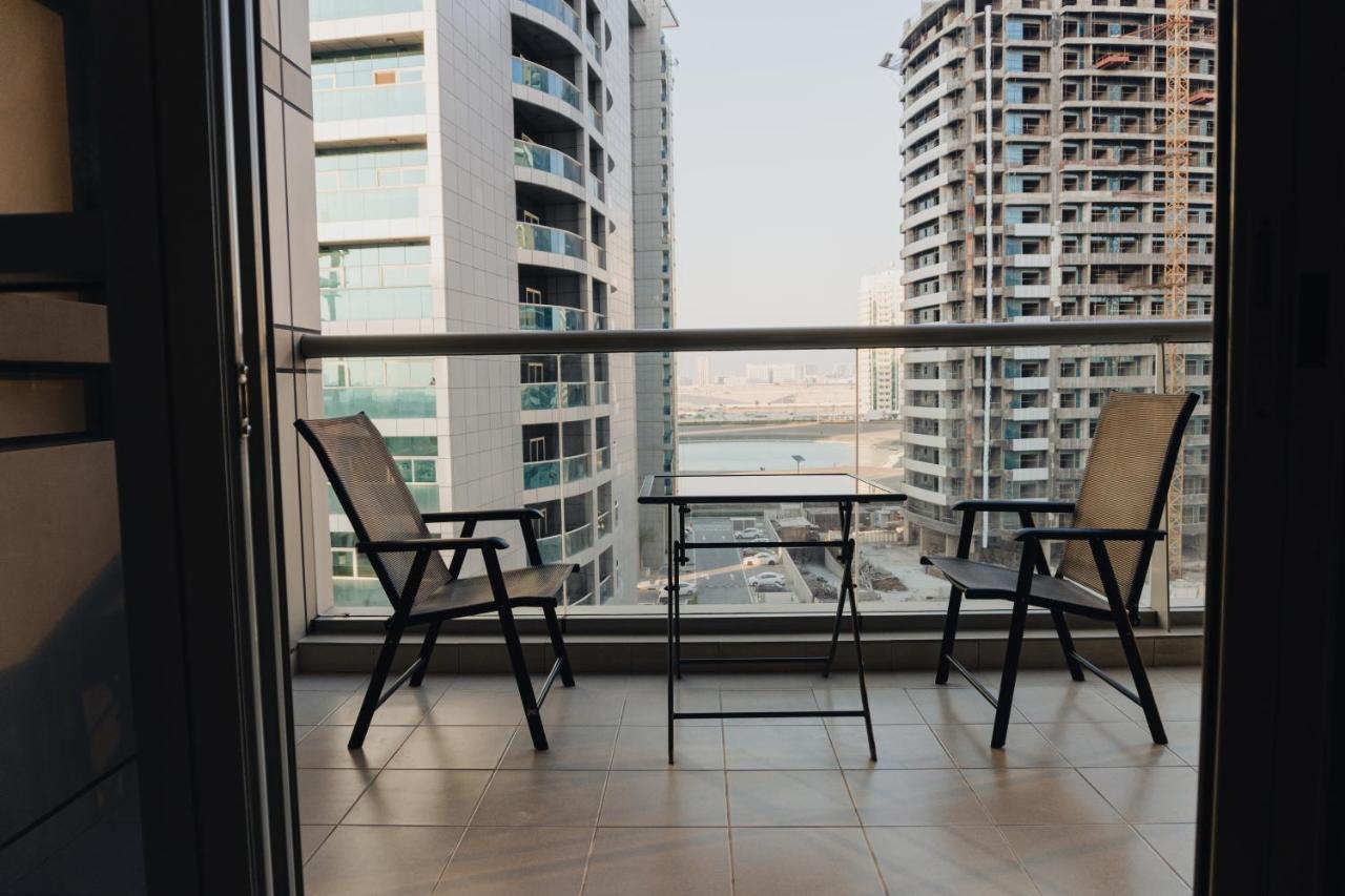 Al Ashrafia Holiday Homes- The Medalist Sport Apartment