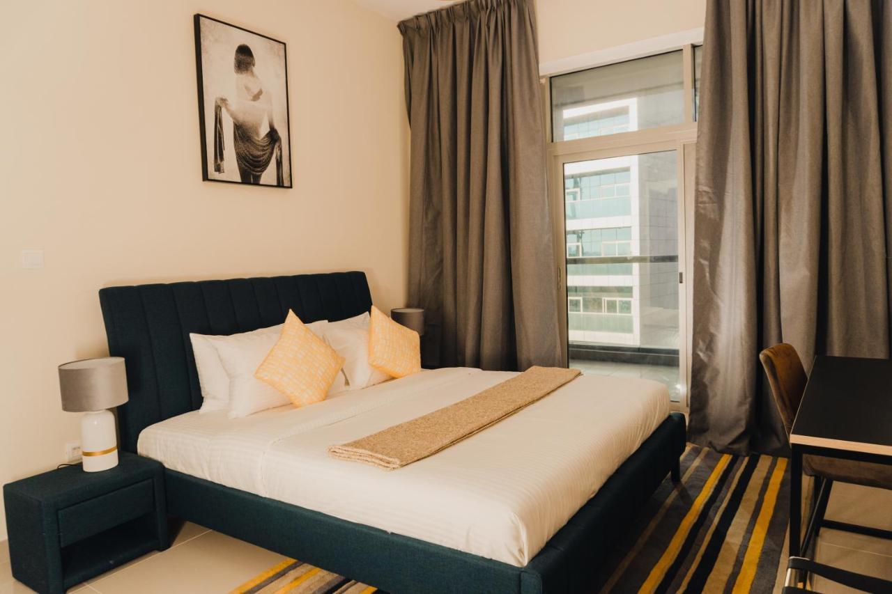 Al Ashrafia Holiday Homes- The Medalist Sport Apartment Dubai