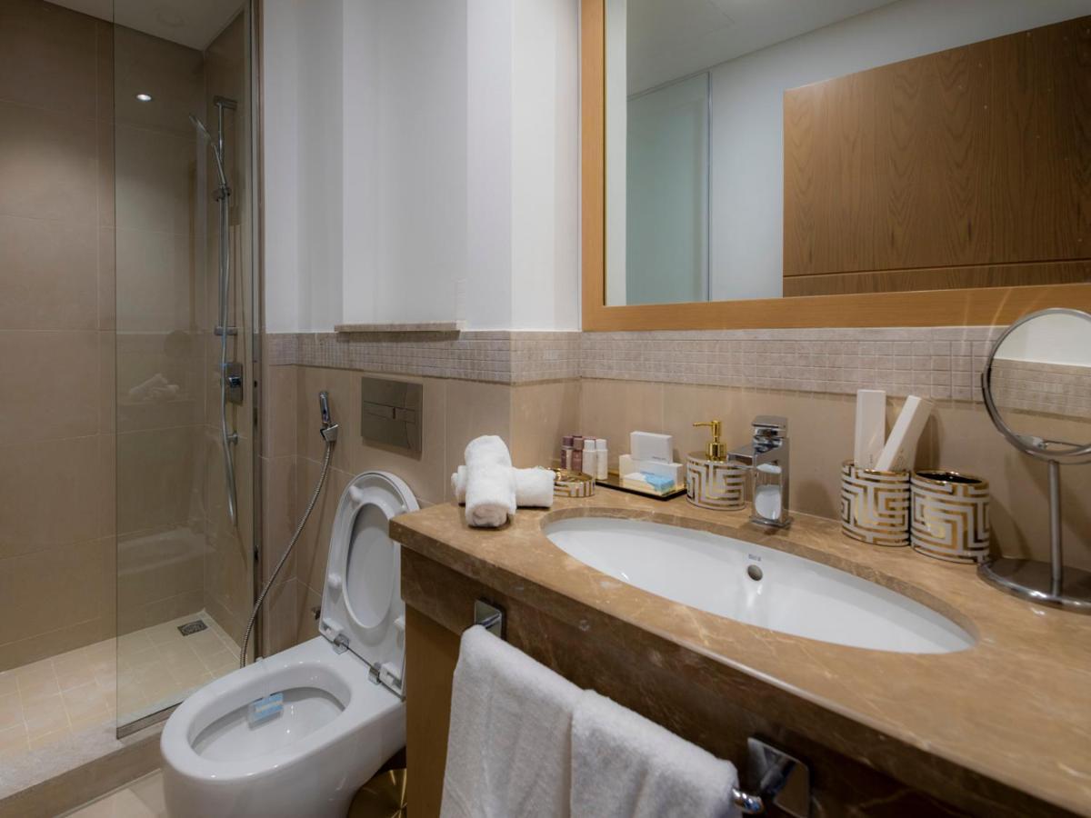 First Class 3br With Full Skyline & Sea View *
