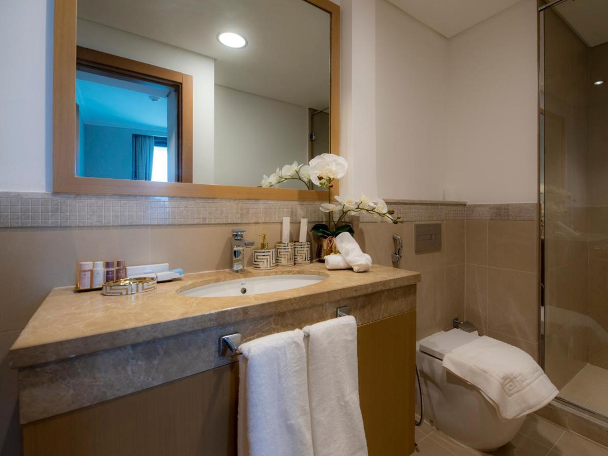 First Class 3br With Full Skyline & Sea View Apartment *
