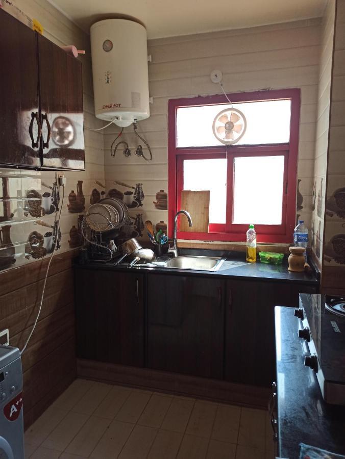 Apartment Moon Backpackers , Al Rigga , Partition For Couples And For Singles Dubai