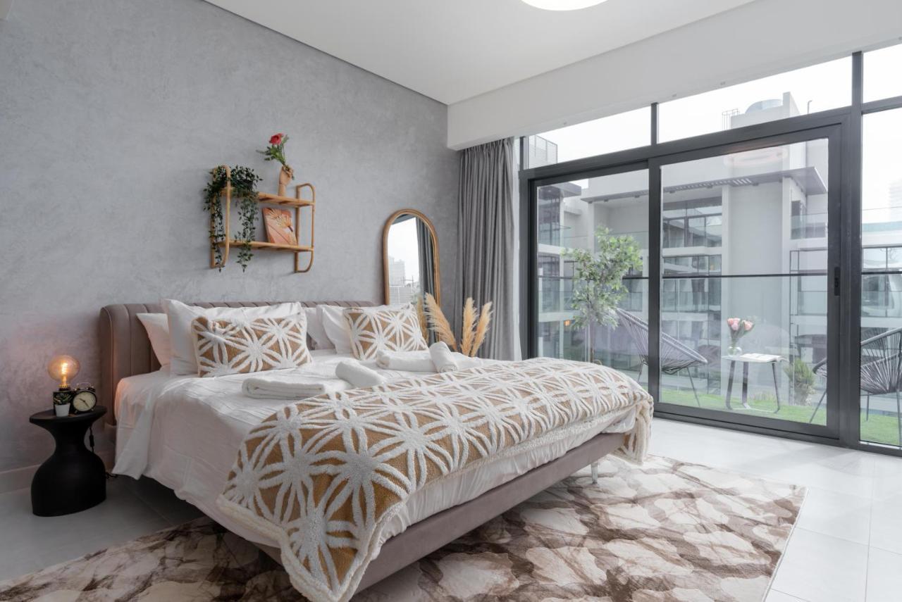 Ultimate Modern With Pool View In Jvc *