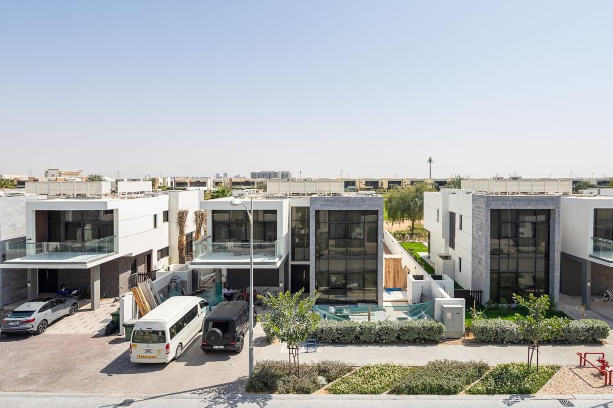 Frank Porter - Damac Hills Veneto Villas *