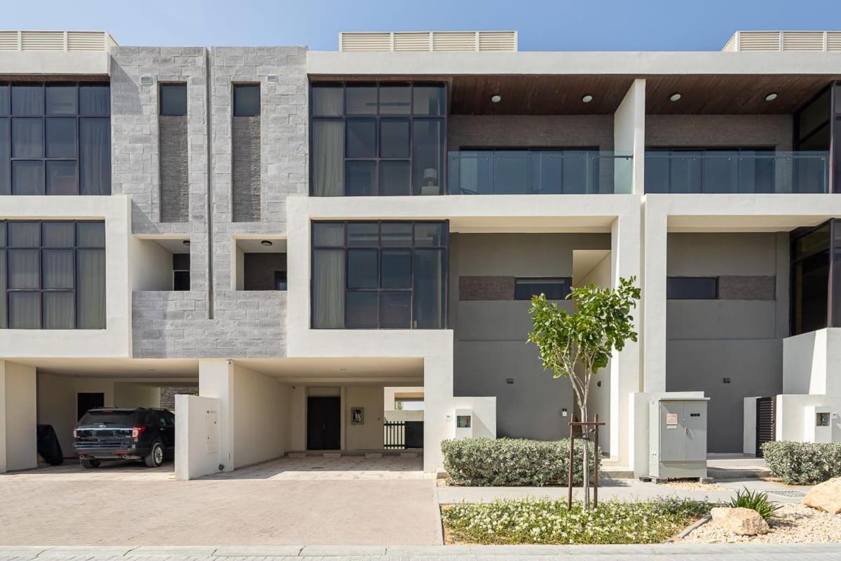 Frank Porter - Damac Hills Veneto Villas