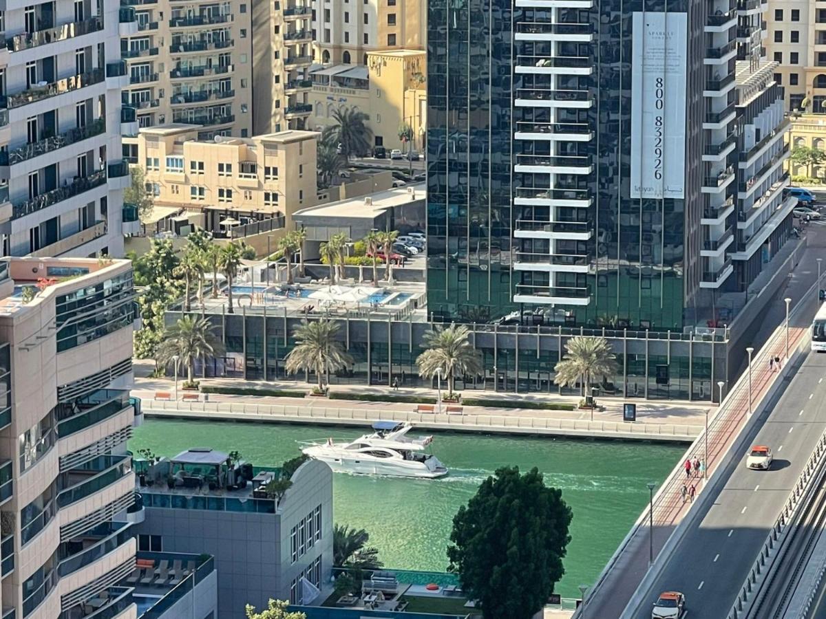 Hospedagem domiciliar Luxury With Marina View Close To Jbr And Metro With Shared Kitchen *