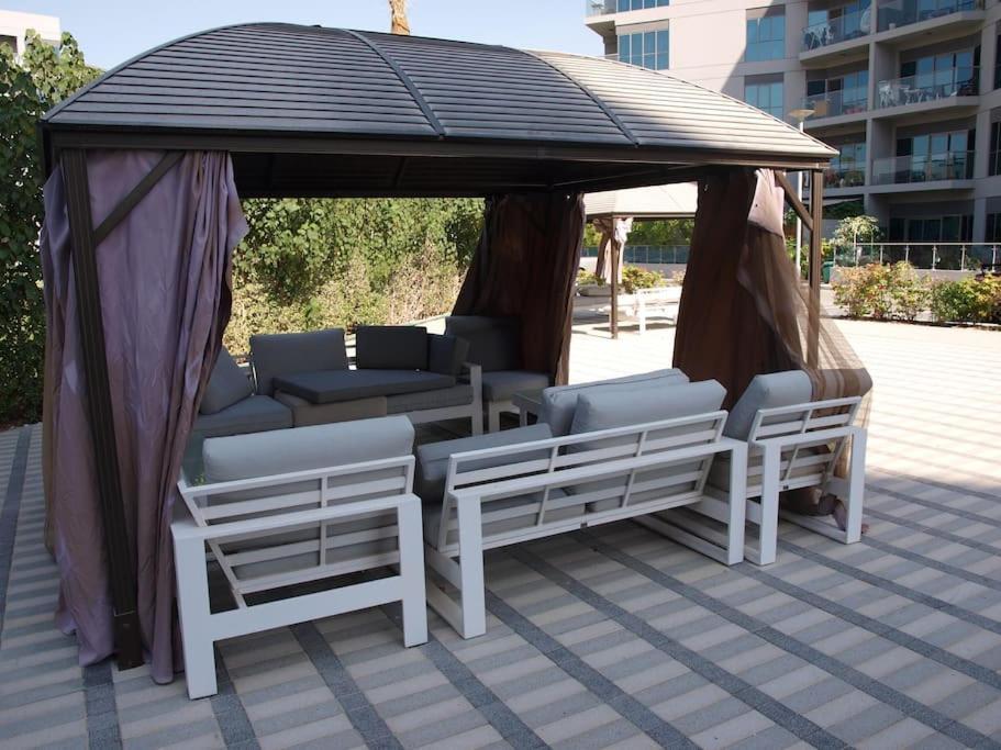 Elegant And Comfortably Furnished 2brh In A Quiet Area! Apartment