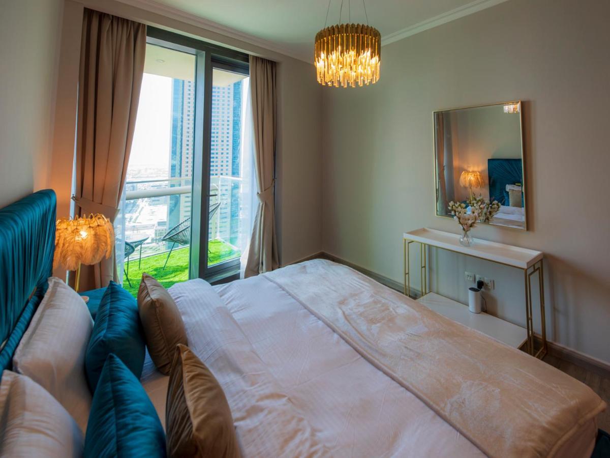 First Class 3br With Full Skyline & Sea View Apartment *