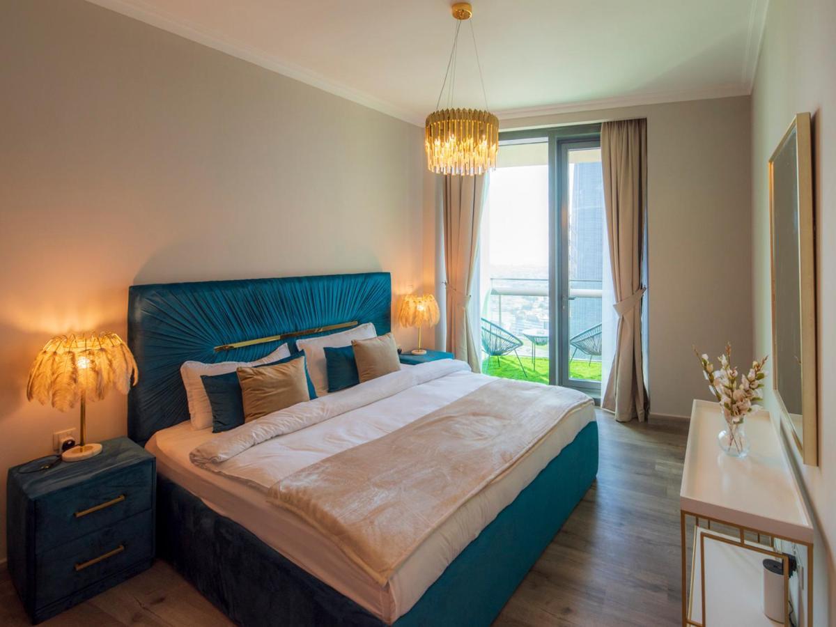 Apartment First Class 3br With Full Skyline & Sea View