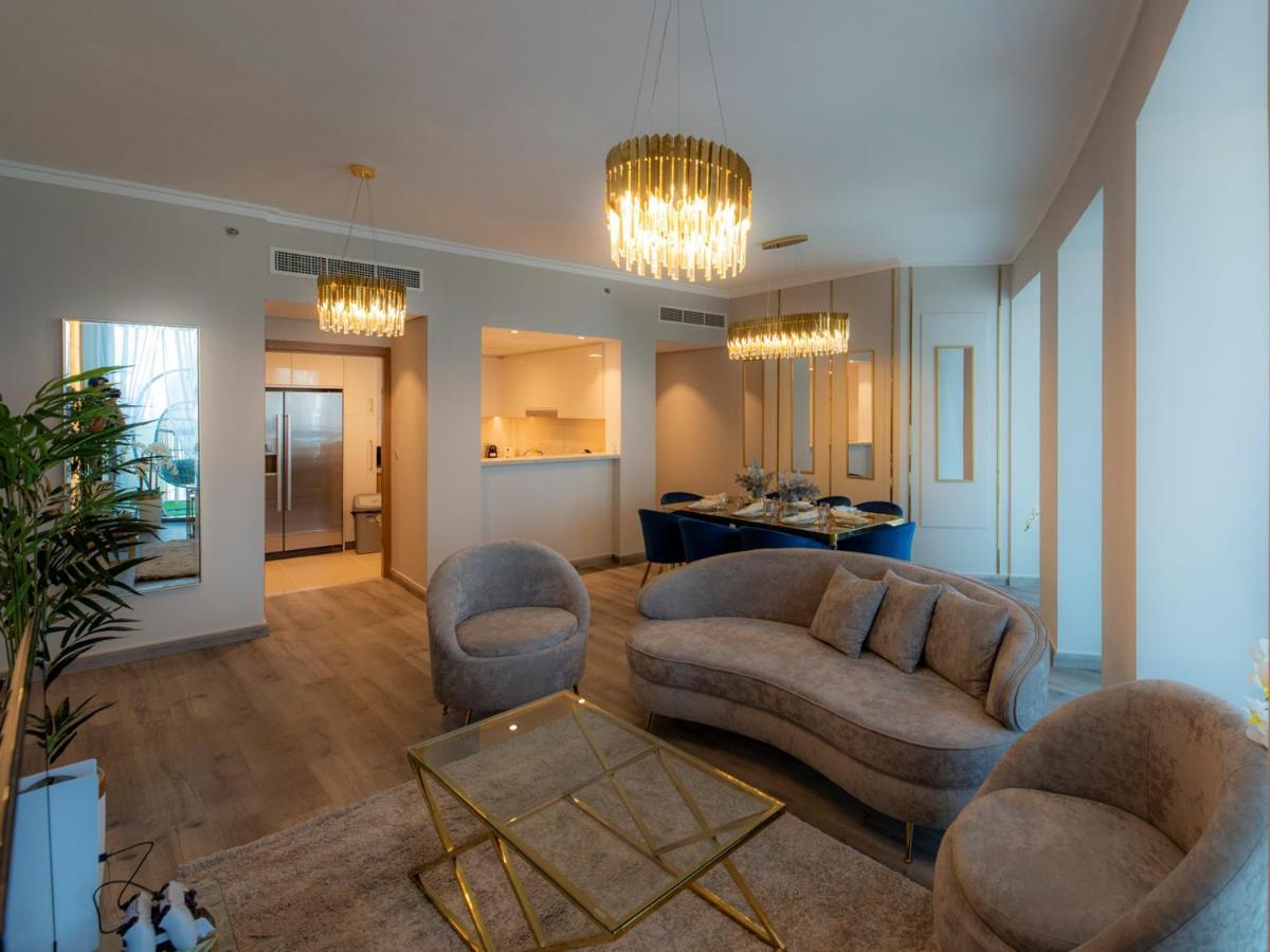 Apartment First Class 3br With Full Skyline & Sea View