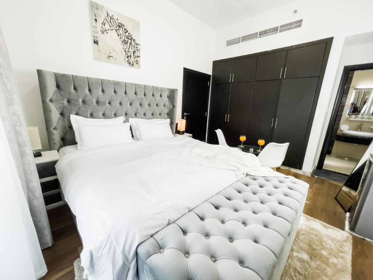 Luxury With Marina View Close To Jbr And Metro With Shared Kitchen Hospedagem domiciliar Dubai