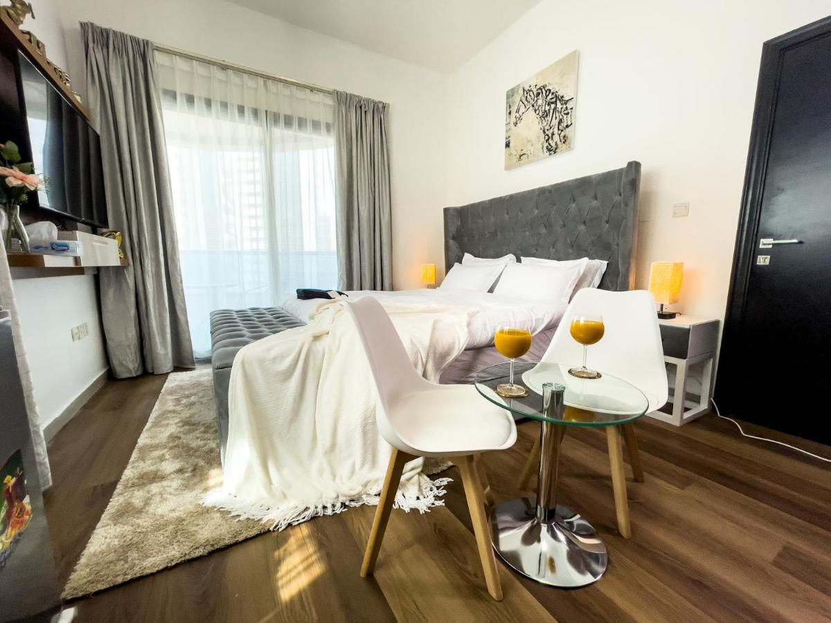 Luxury With Marina View Close To Jbr And Metro With Shared Kitchen