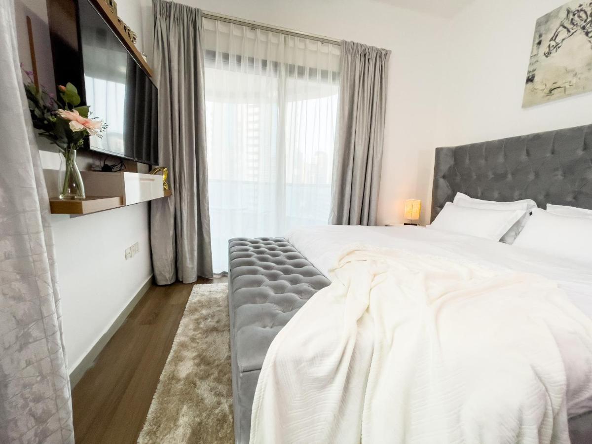 Hospedagem domiciliar Luxury With Marina View Close To Jbr And Metro With Shared Kitchen