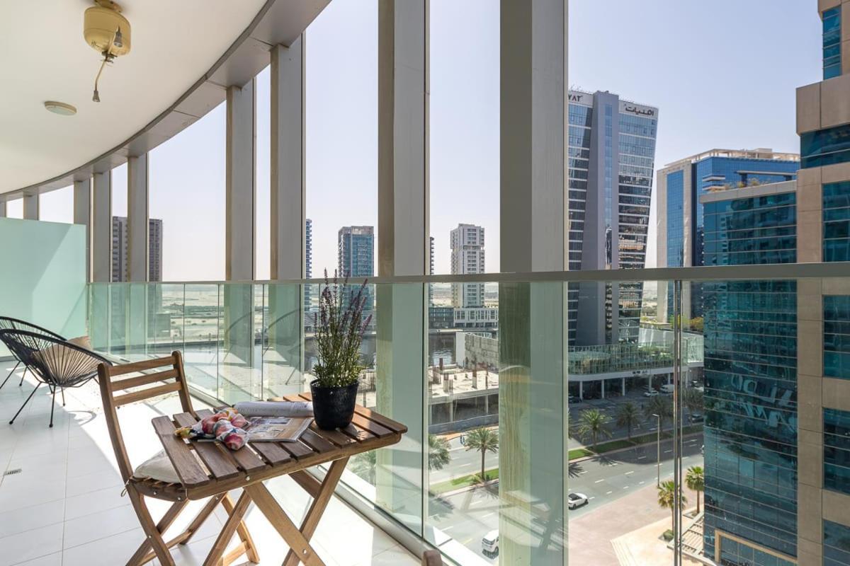 Frank Porter - Damac Majestine Apartment Dubai