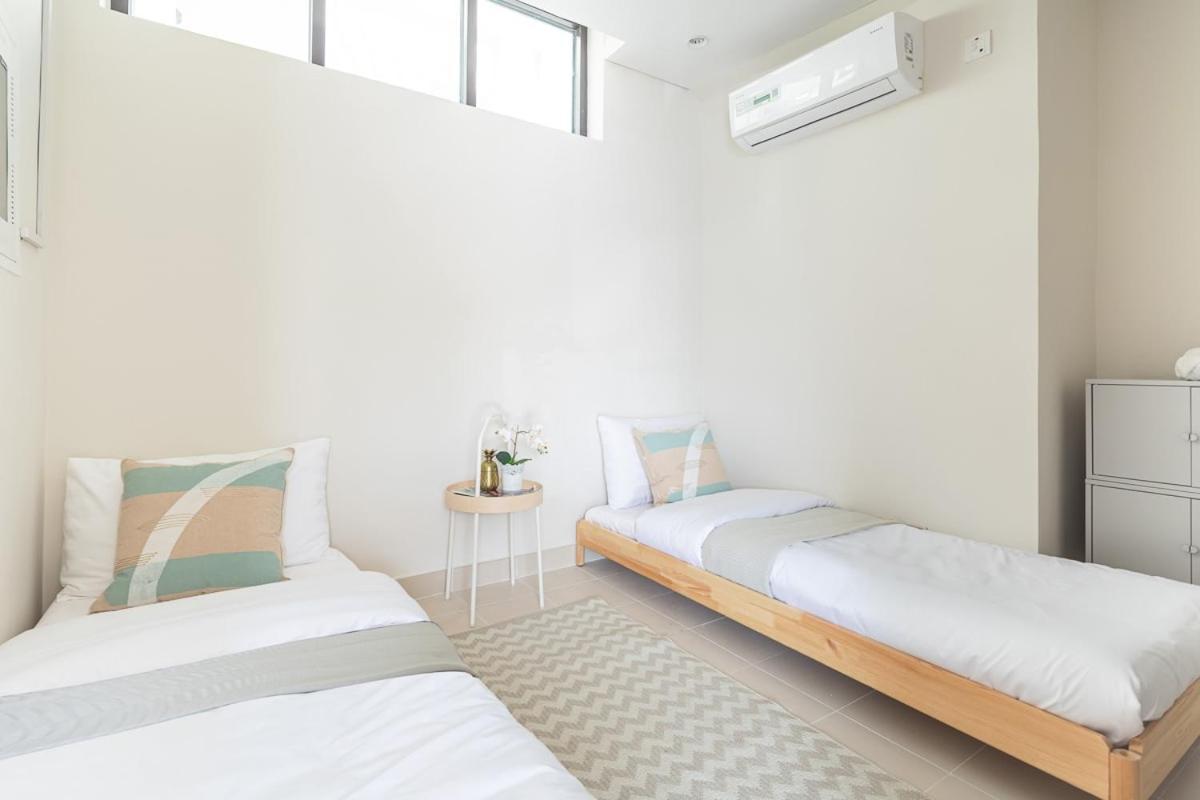 Frank Porter - Damac Hills Veneto Villas Villa Dubai