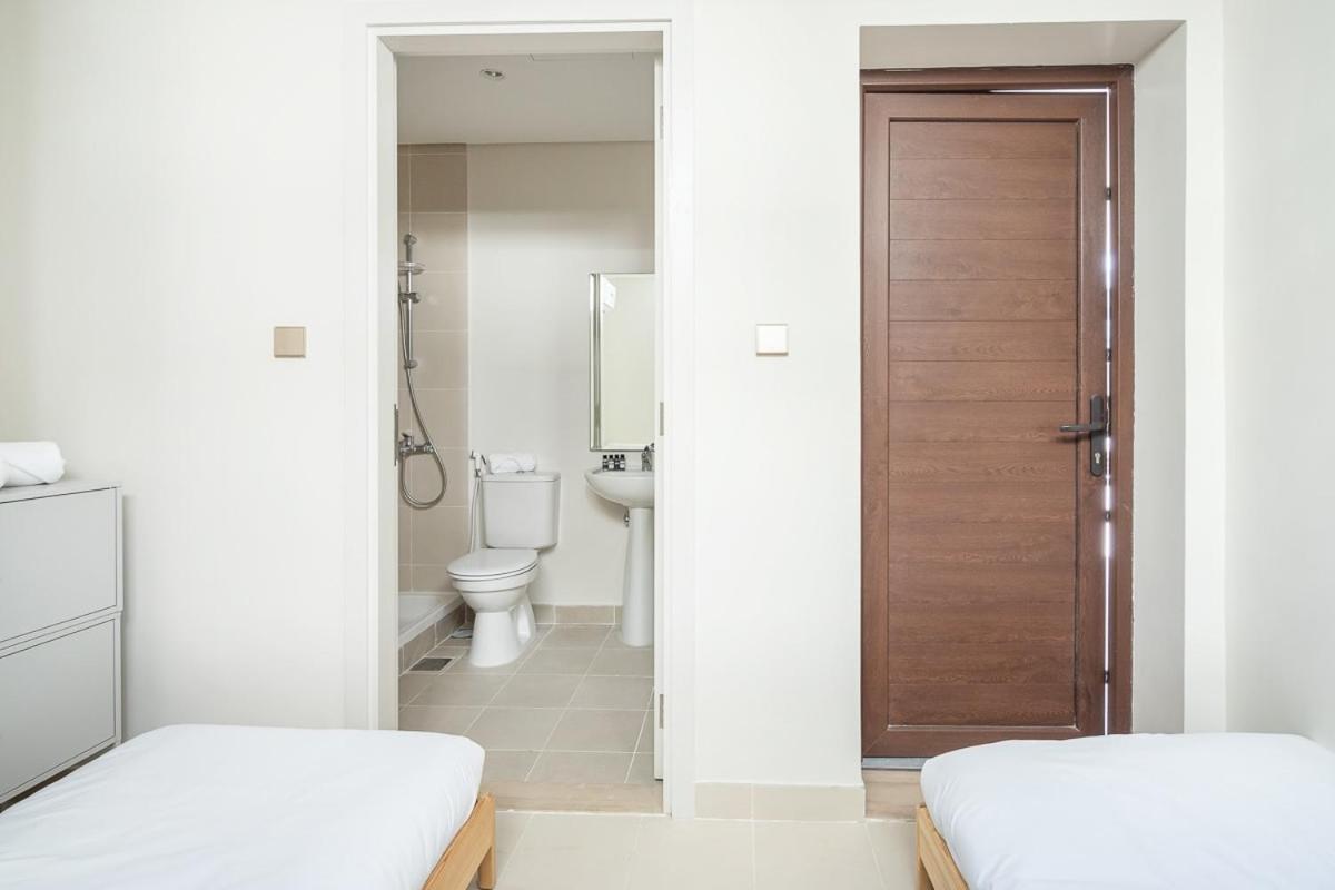 Frank Porter - Damac Hills Veneto Villas * Dubai
