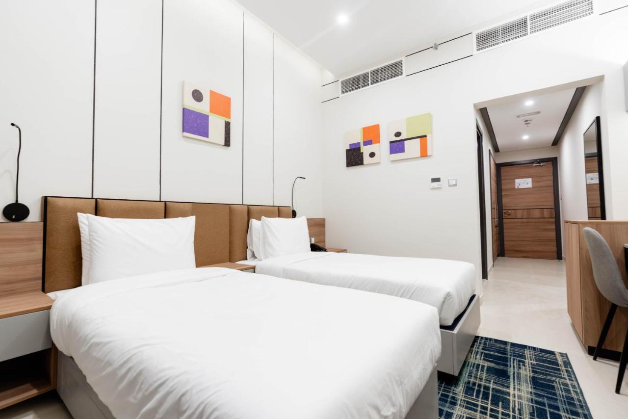 Hotel Resivation