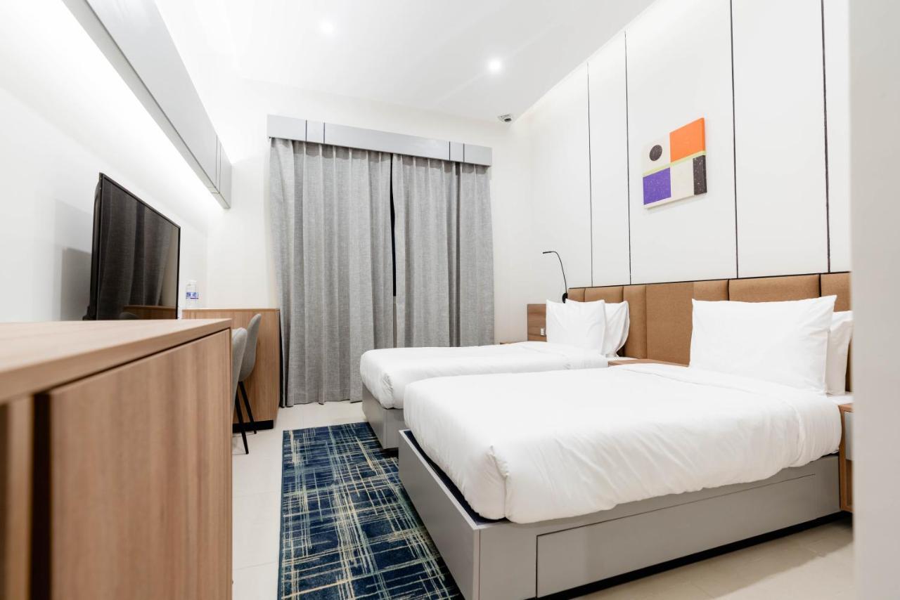 Hotel Resivation 2*