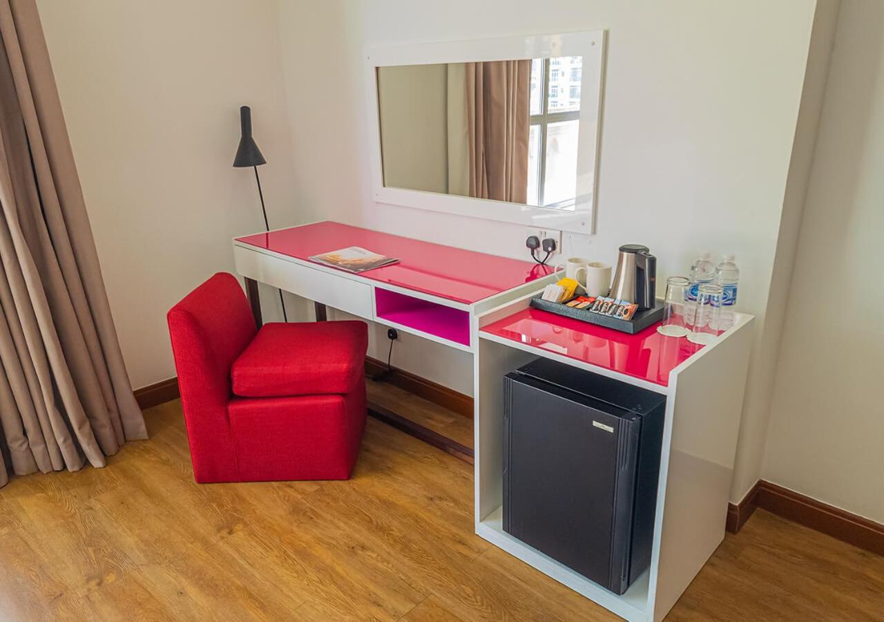 Ramada Hotel, And By Wyndham Jbr 4*