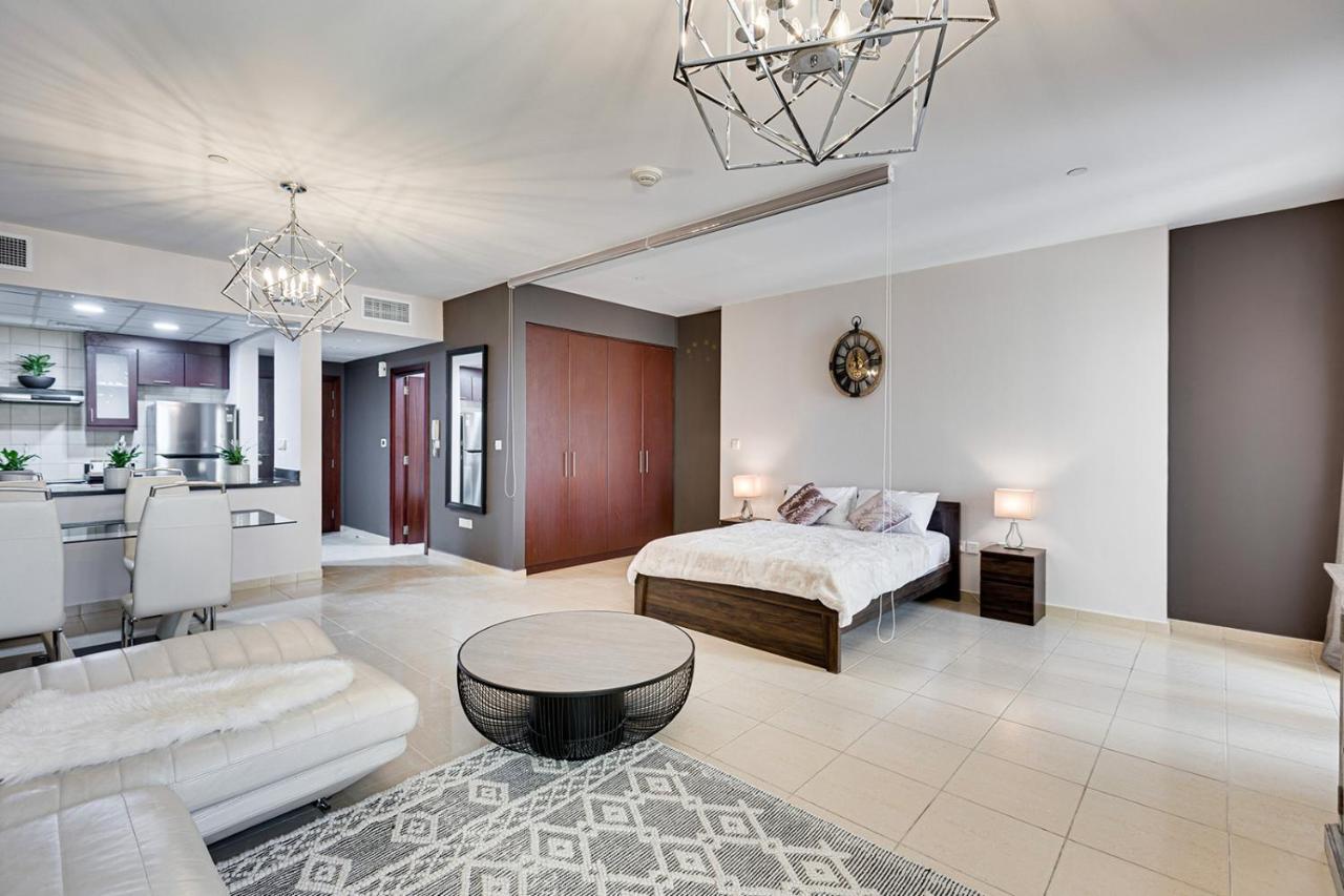 Entire Serviced Studio Jbr Sea View Balcony Apartment