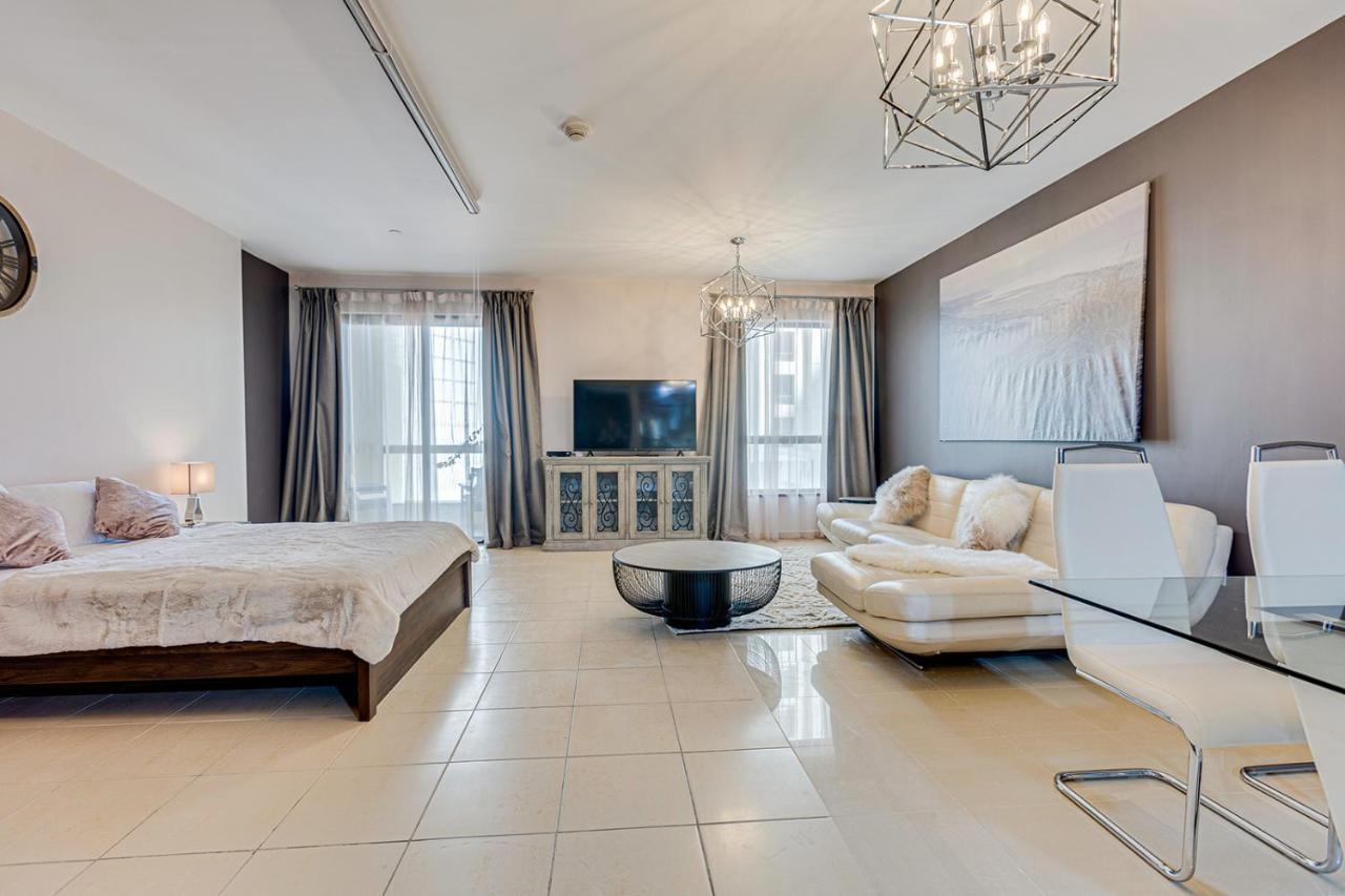 Entire Serviced Studio Jbr Sea View Balcony *