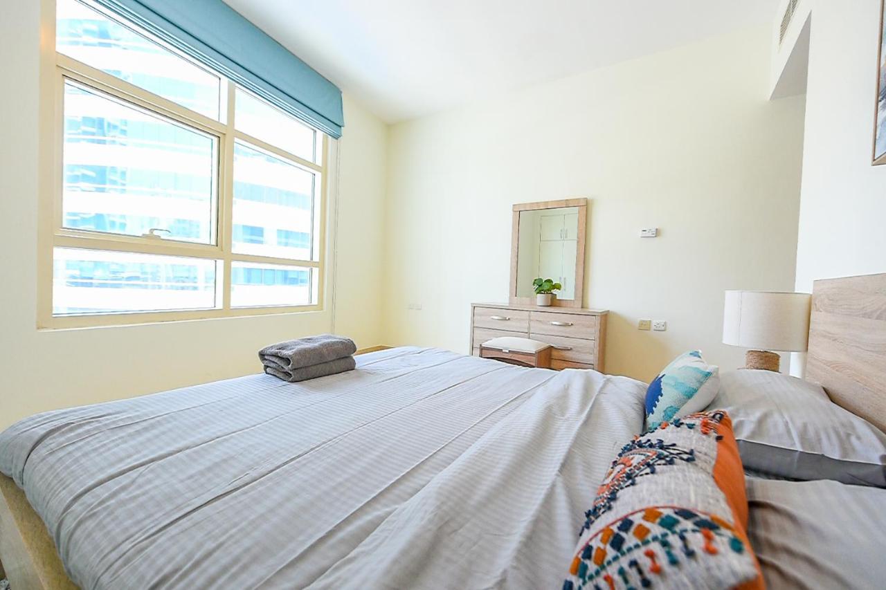 Lovely 2 Bed With Marina View - Dhl Apartment