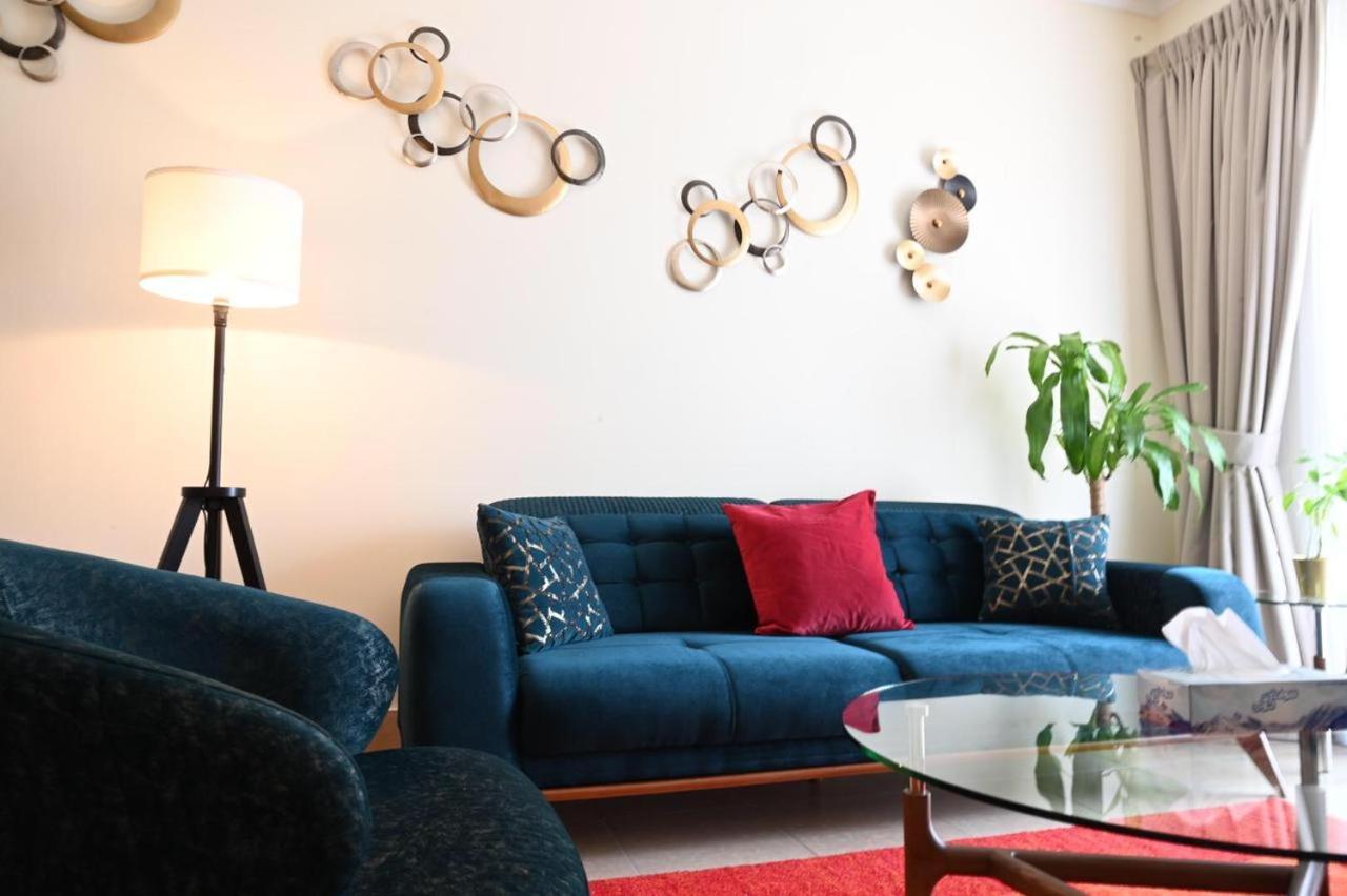 Burj Khalifa View, Birds Chirping, Cozy And Stylish Apartment Dubai