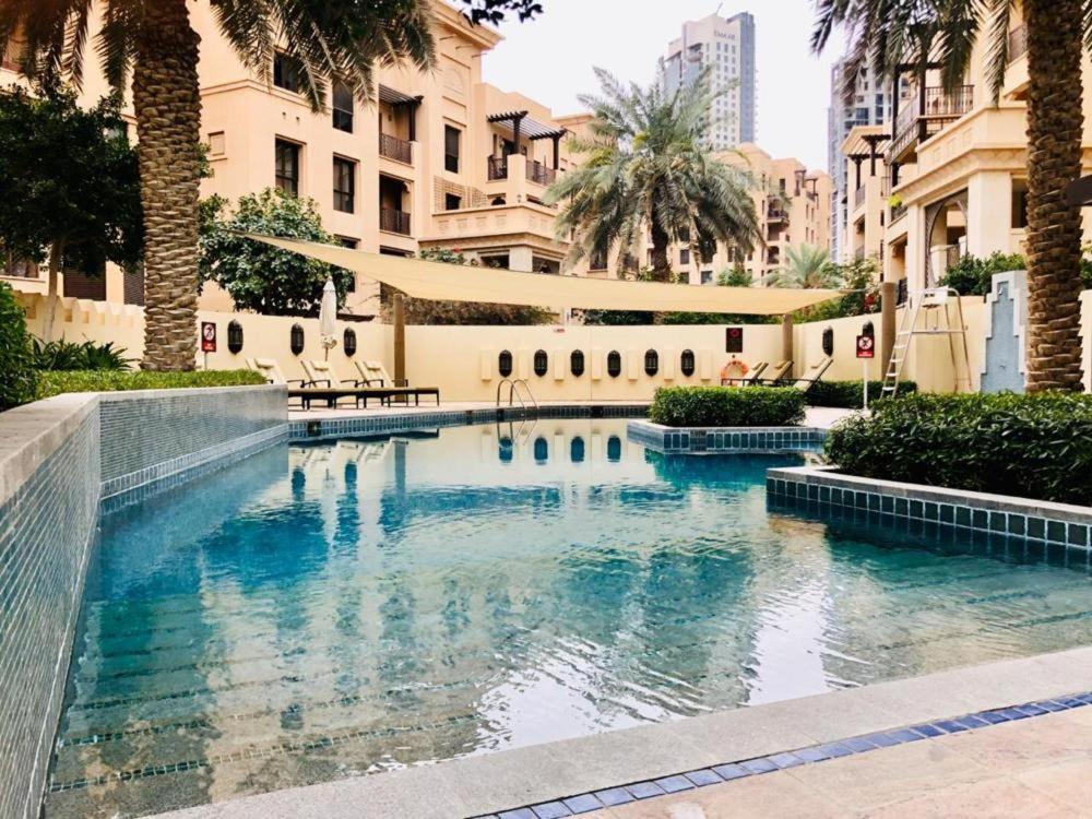 Burj Khalifa View, Birds Chirping, Cozy And Stylish Apartment Dubai