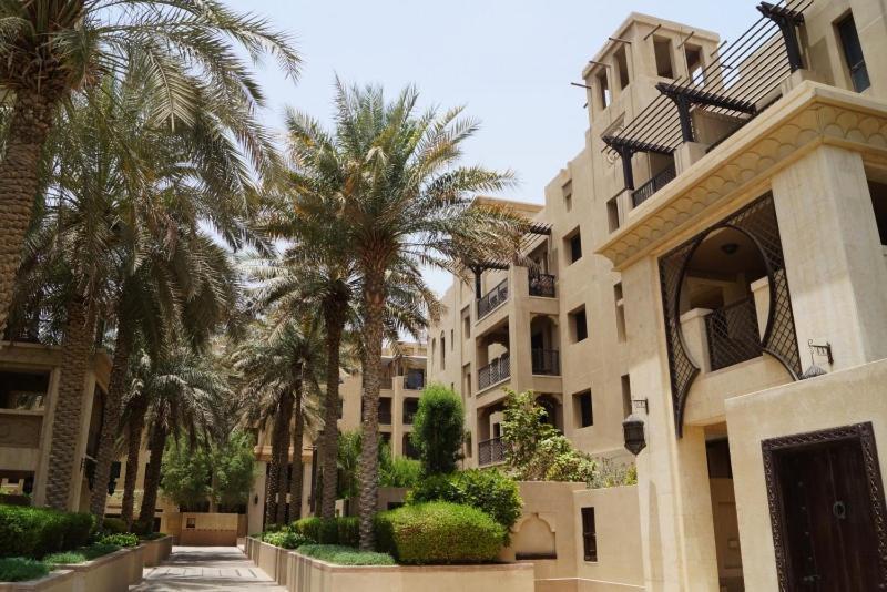 Burj Khalifa View, Birds Chirping, Cozy And Stylish Apartment