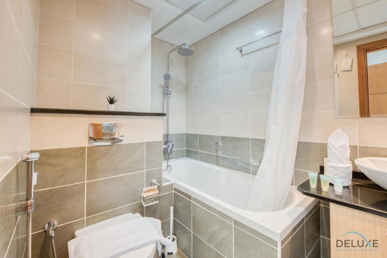 Ornate 2br At Ocean Heights Marina By Deluxe Apartment Dubai