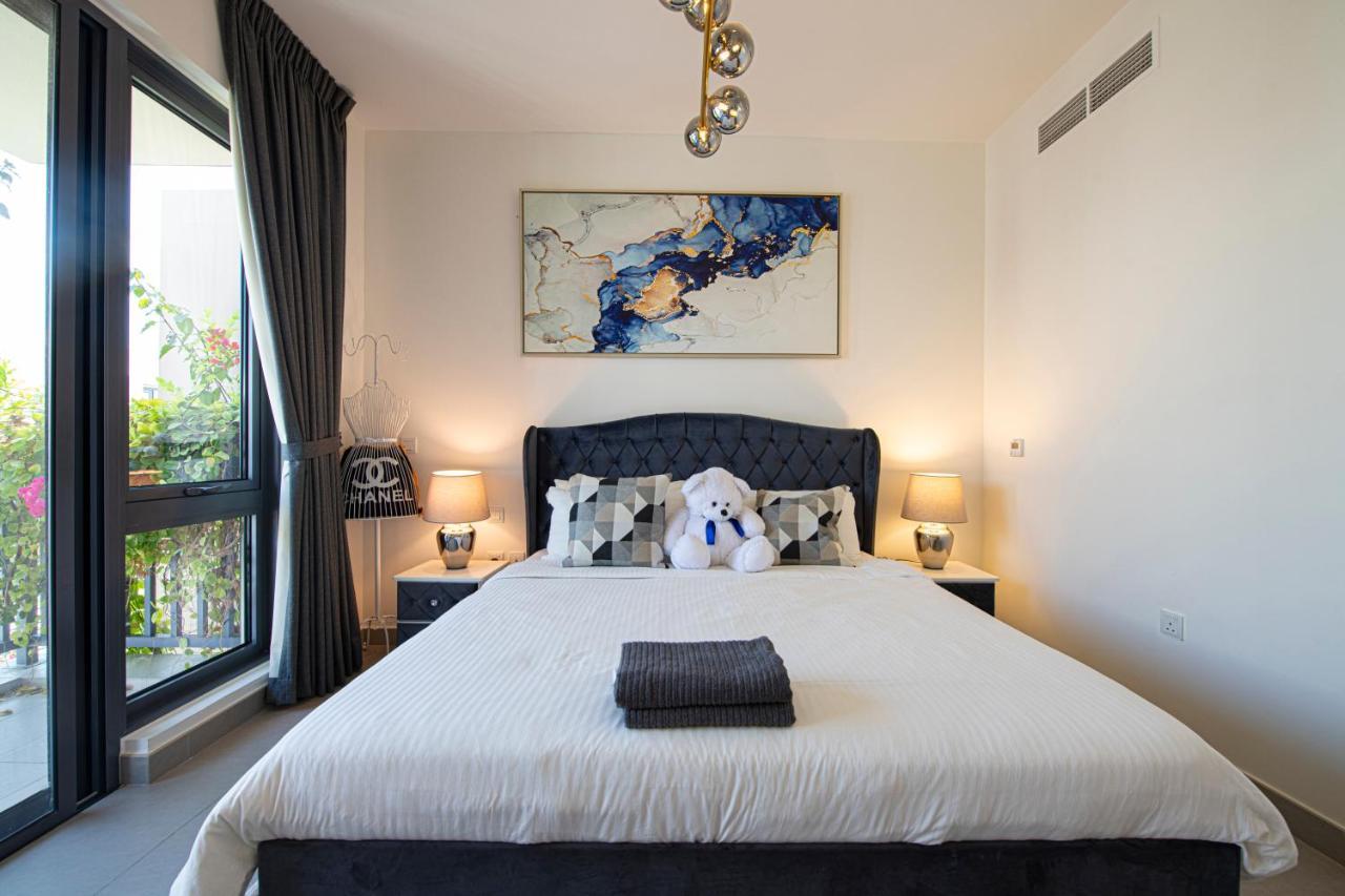 Modern Hills Luxury 4 Bedroom