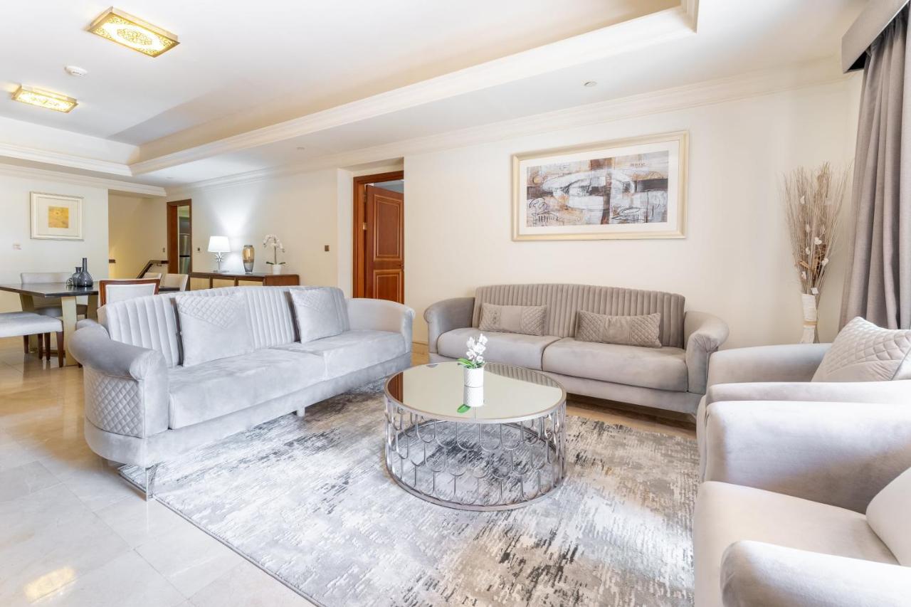 Apartment Luxurious 3br Townhouse With Maid's & Private Pool In Palm Jumeirah *
