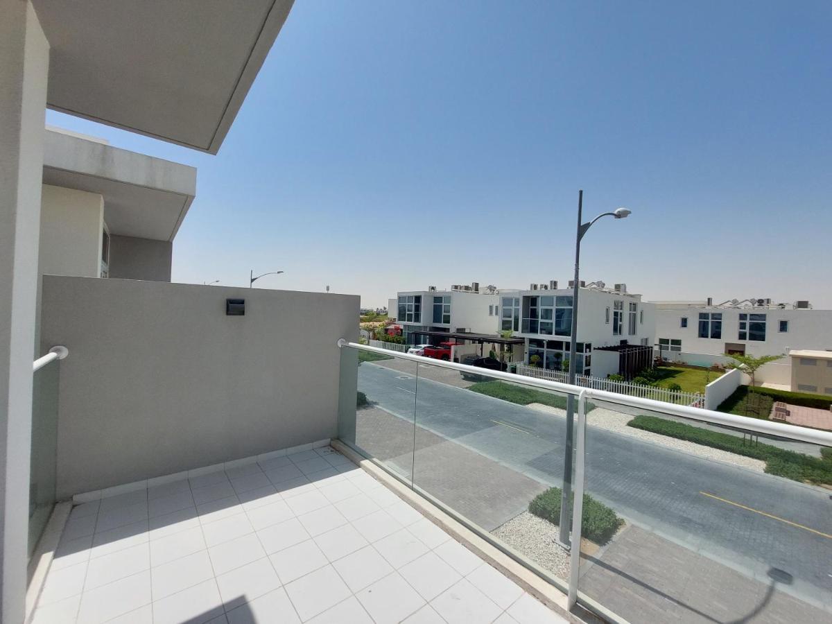 Damac Hills Townhouse Villa Dubai