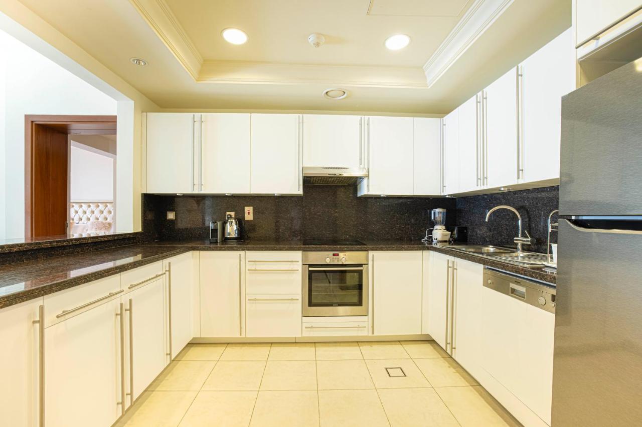 Daniels 2br Fairmont North Full Sea View Dubai