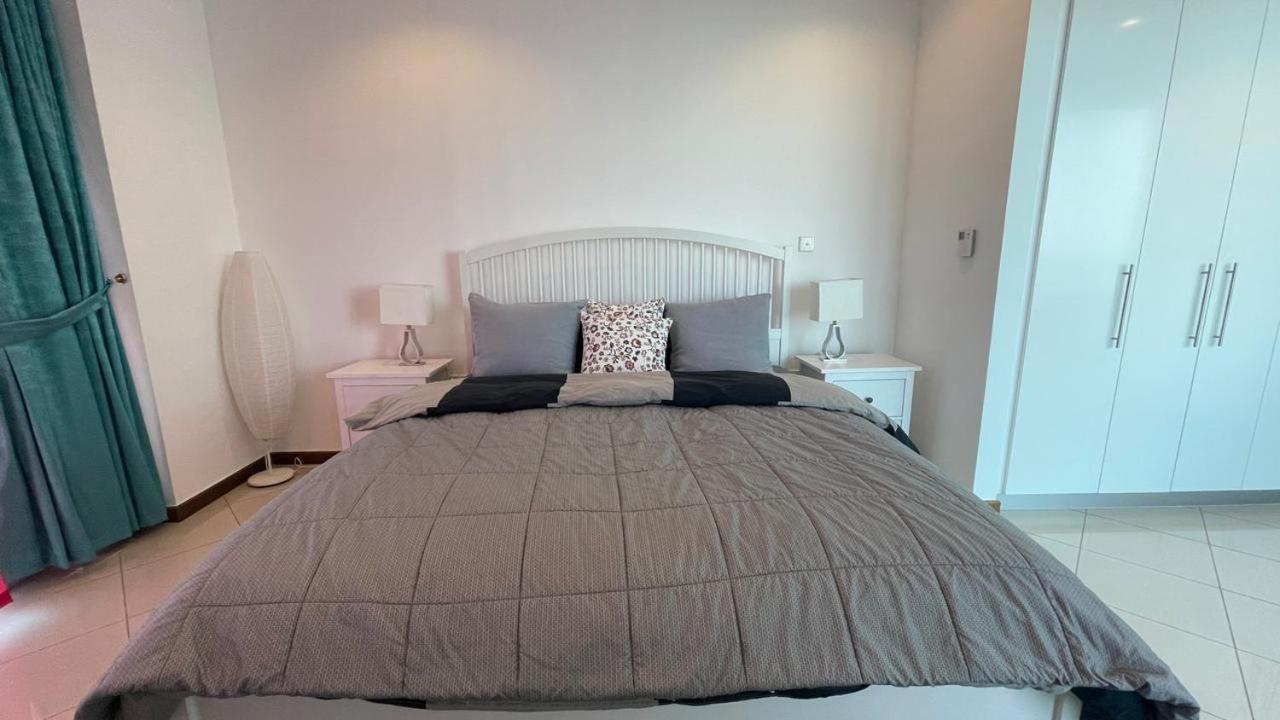 Luxurious One Bedroom - Rose Apartment