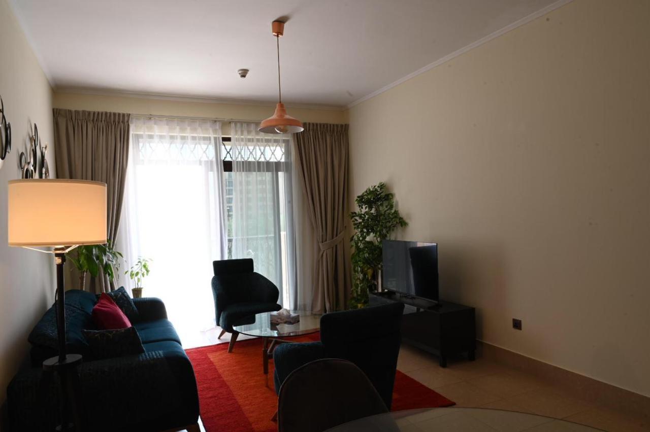 Apartment Burj Khalifa View, Birds Chirping, Cozy And Stylish Dubai