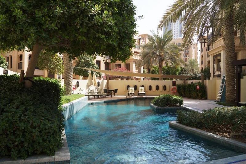 Burj Khalifa View, Birds Chirping, Cozy And Stylish Apartment Dubai