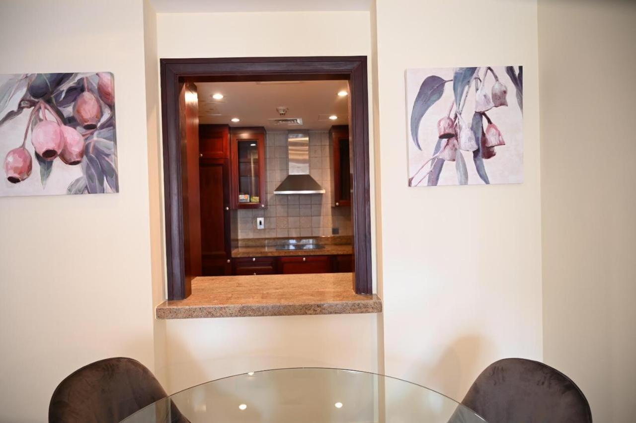 Burj Khalifa View, Birds Chirping, Cozy And Stylish Apartment Dubai