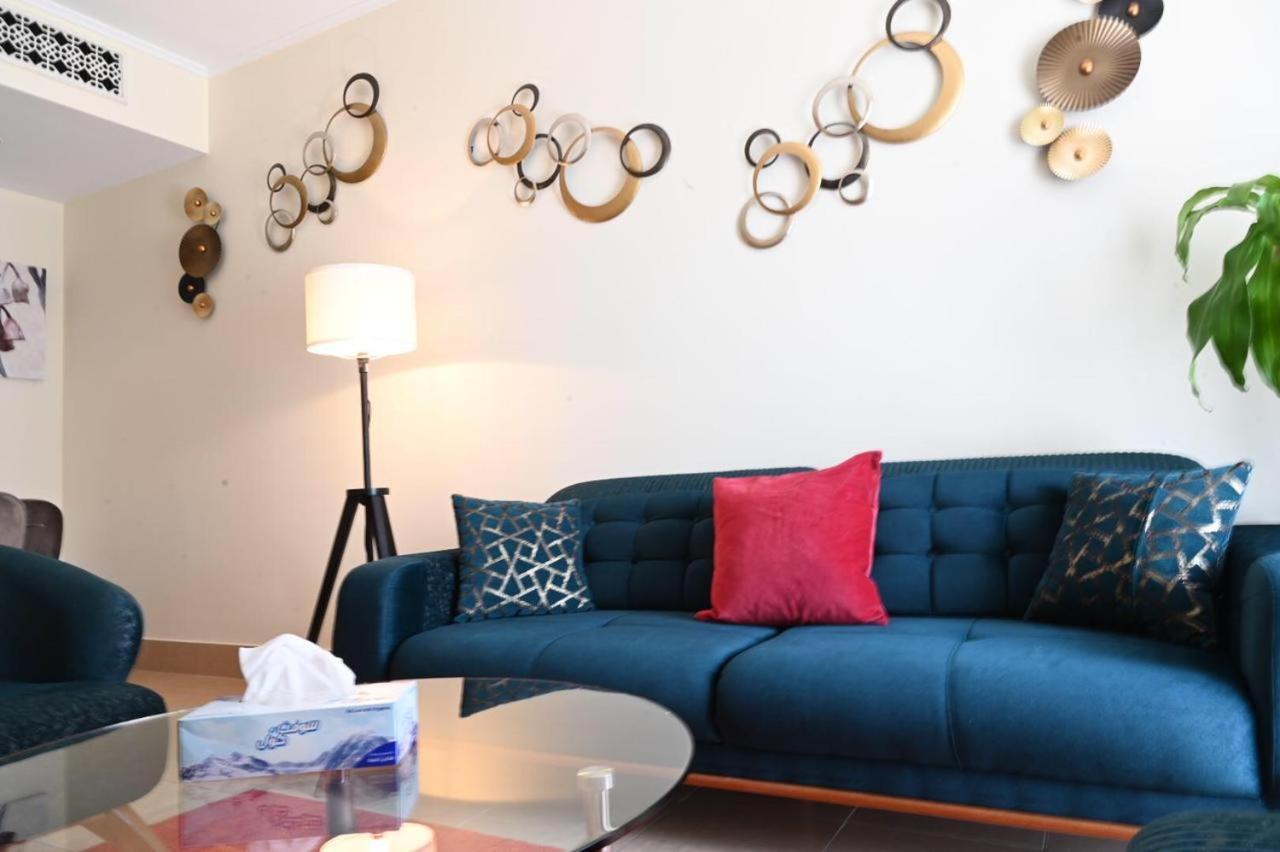 Apartment Burj Khalifa View, Birds Chirping, Cozy And Stylish