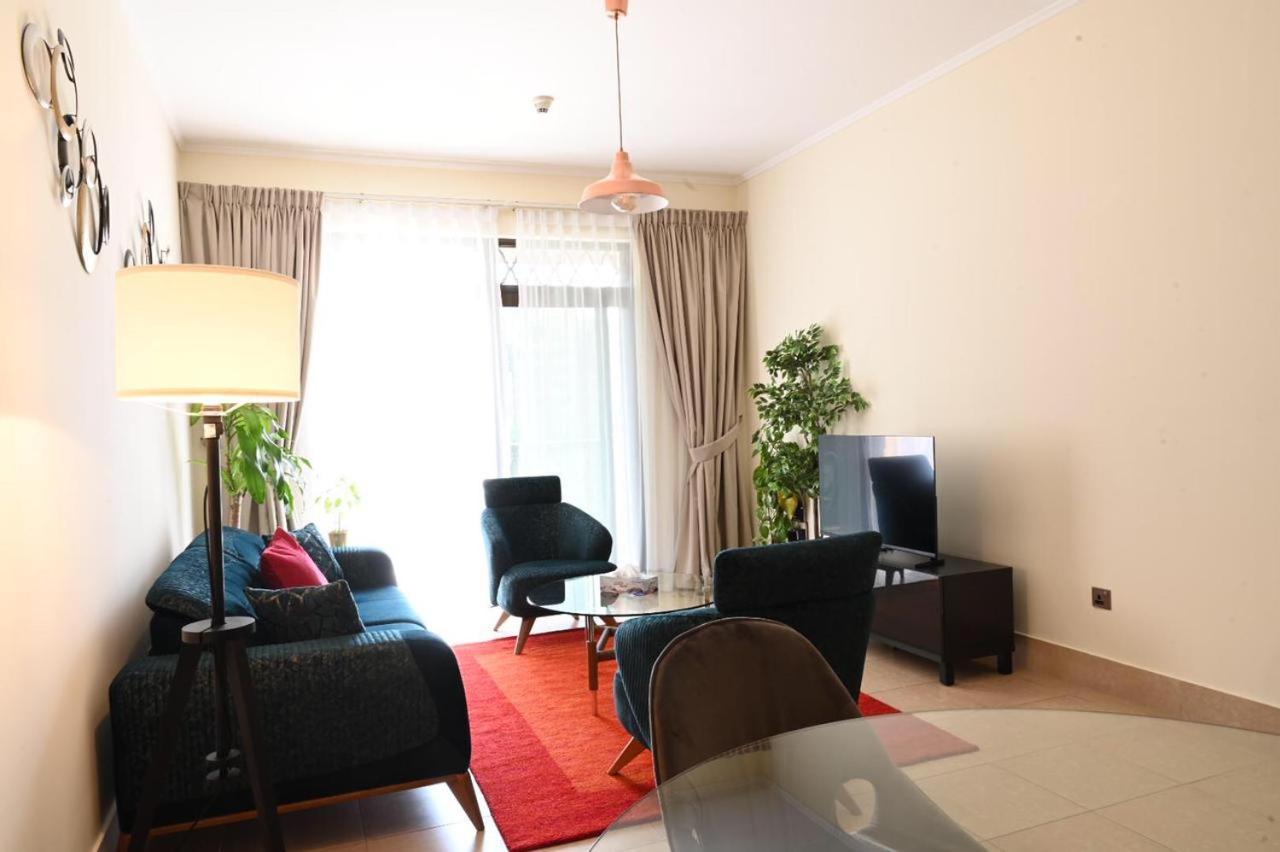 Apartment Burj Khalifa View, Birds Chirping, Cozy And Stylish Dubai