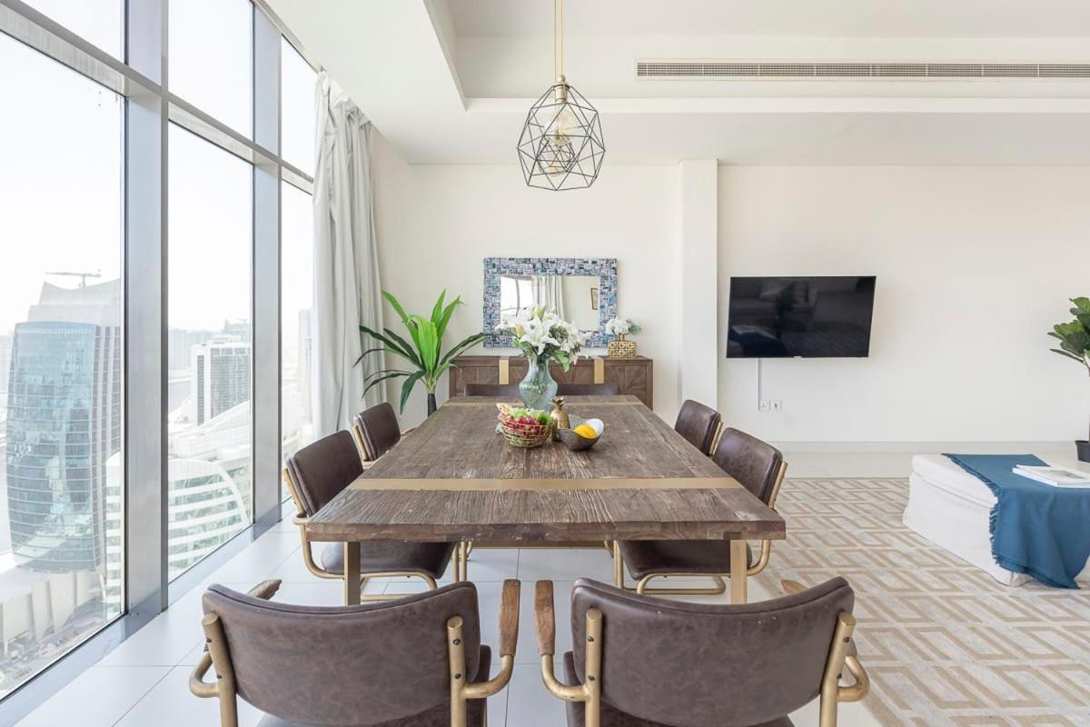 Frank Porter - Mada Residences Apartment Dubai