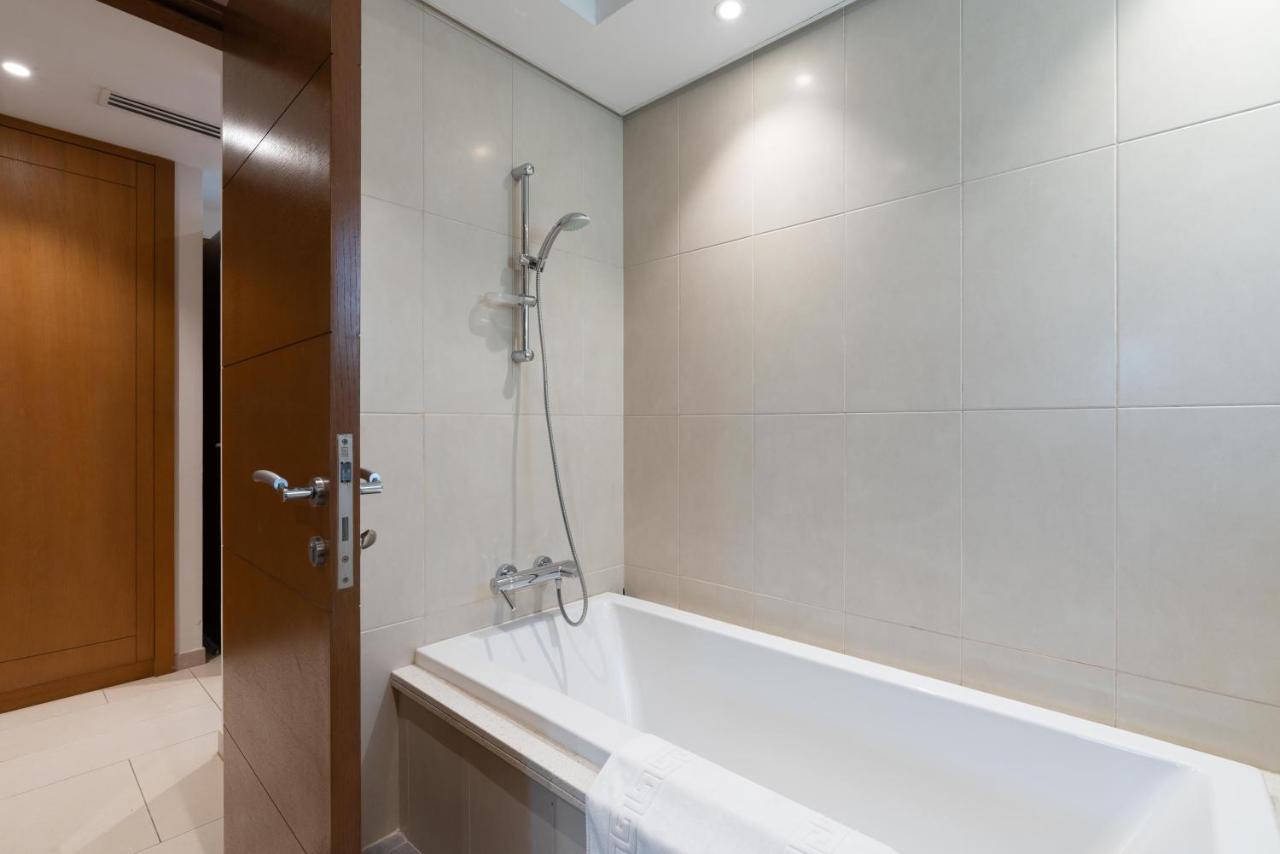 6 Plus 1 Bdr Jumeirah Park With Amz Climatized Huge Private Pool - 5 Min From Jbr Beach Apartamento