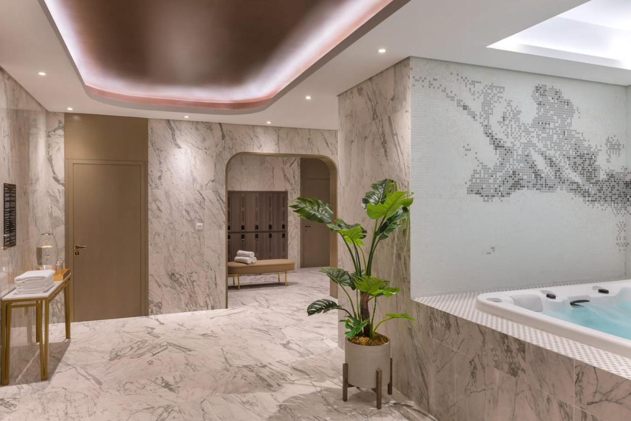 Paramount Midtown Hotel 5*