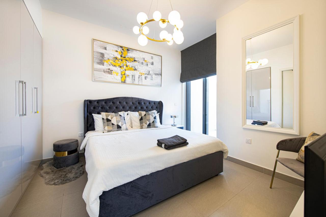 Villa Modern Hills Luxury 4 Bedroom *