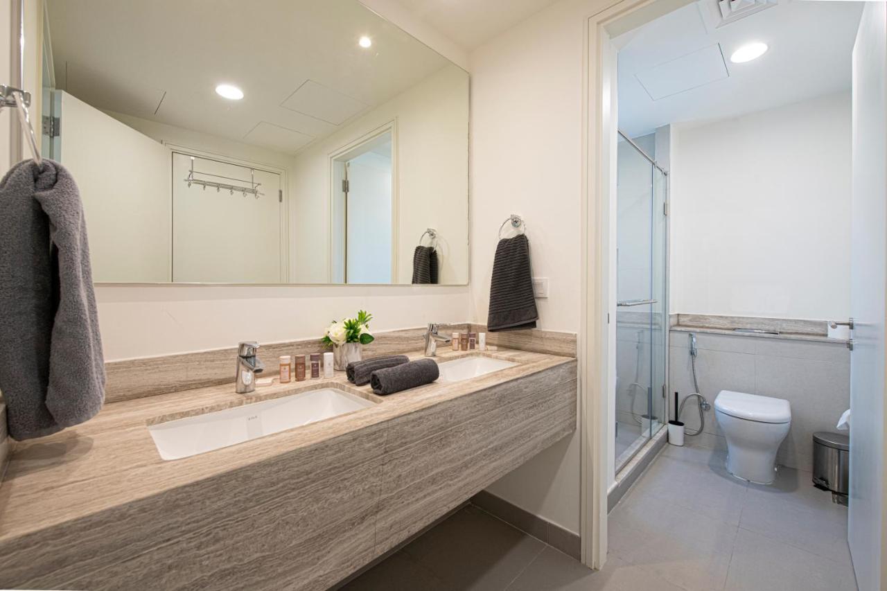 Modern Hills Luxury 4 Bedroom *