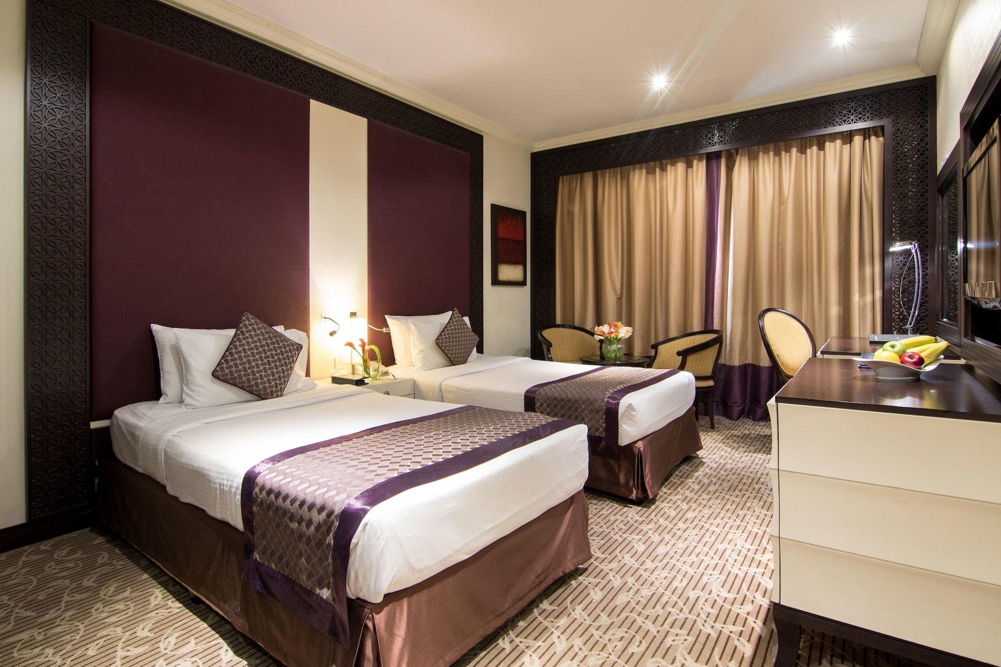 Carlton Tower Hotel 4*
