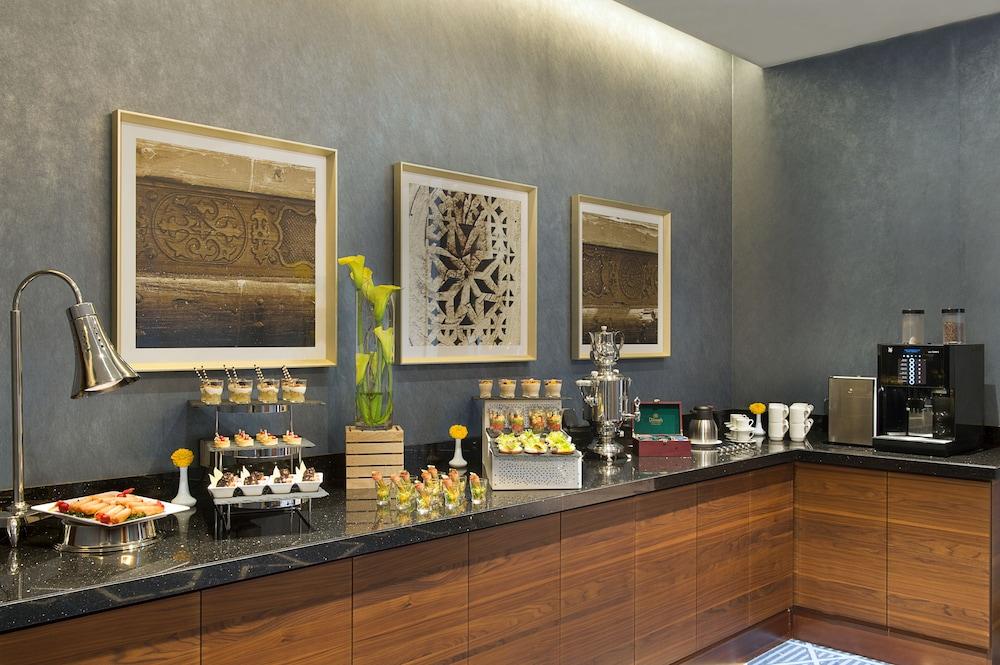 Hilton Garden Jumeirah Hotel