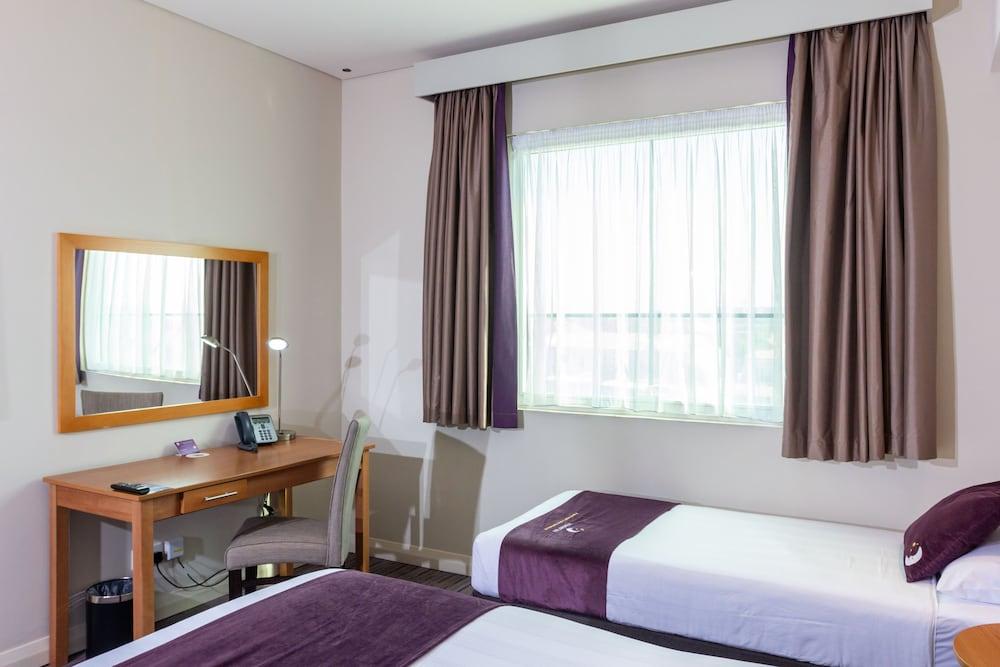 Premier Silicon Oasis Hotel