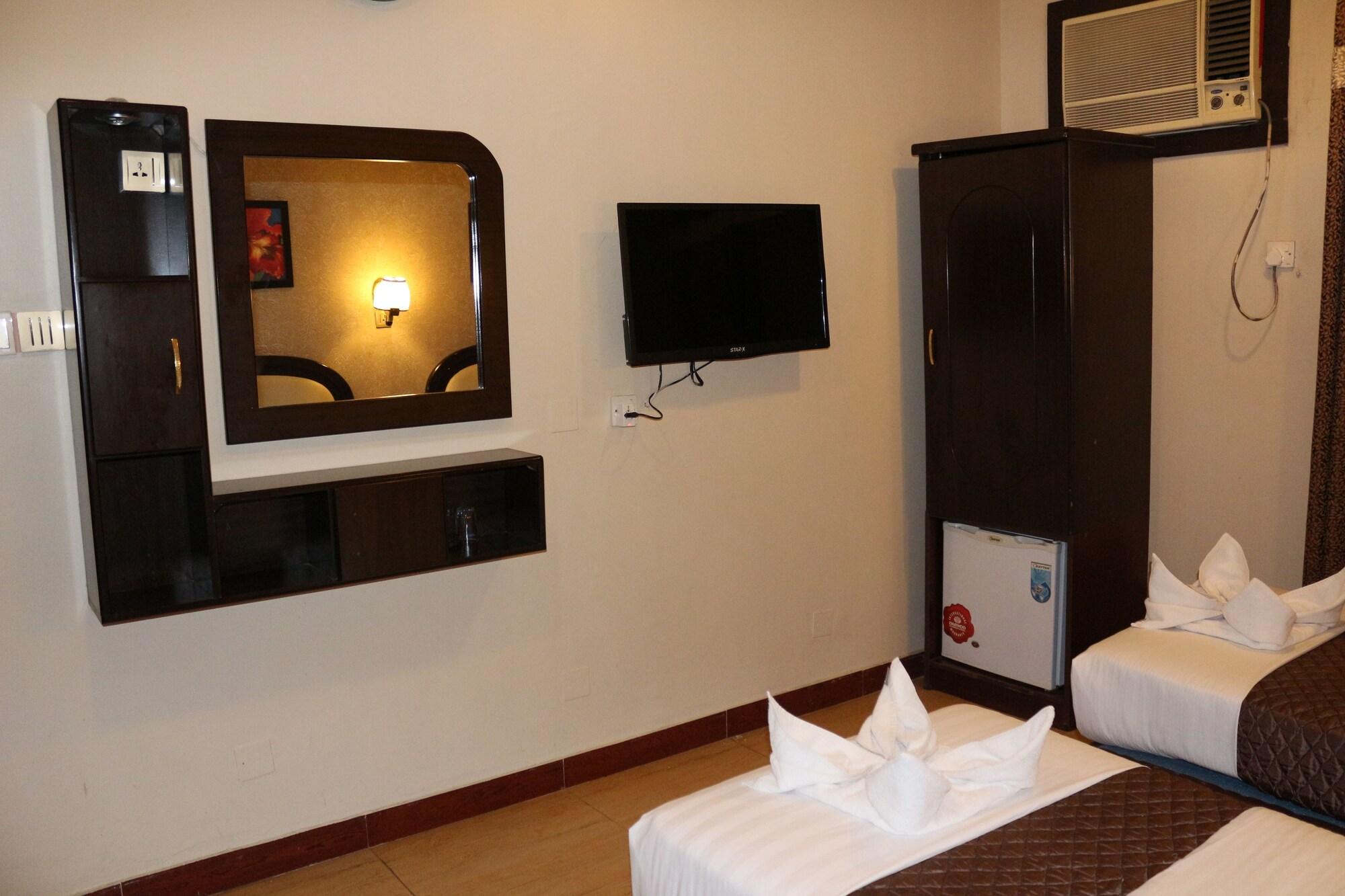 Grand Sina Hotel *