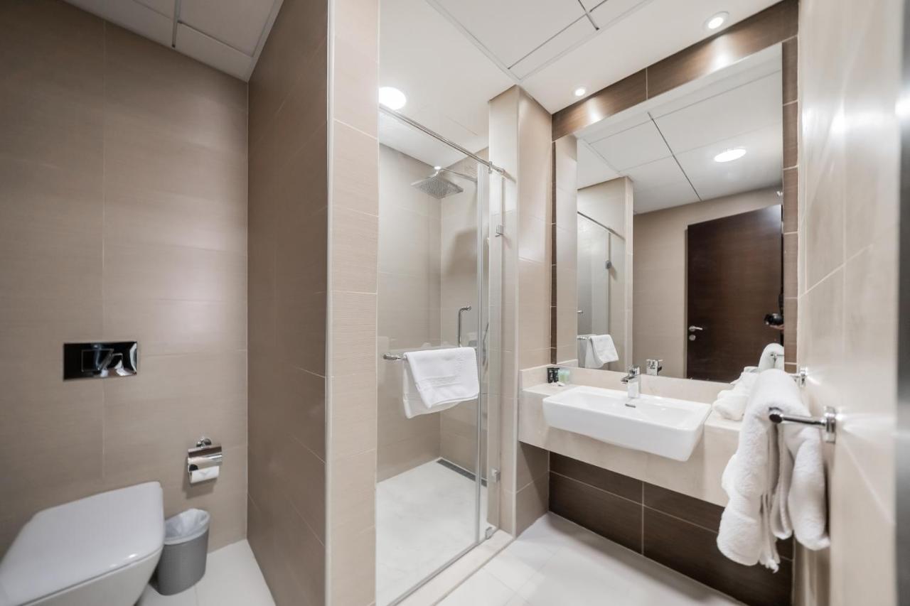 Luton Vacations Homes -sparkle Towers, Marina -30ab3 *